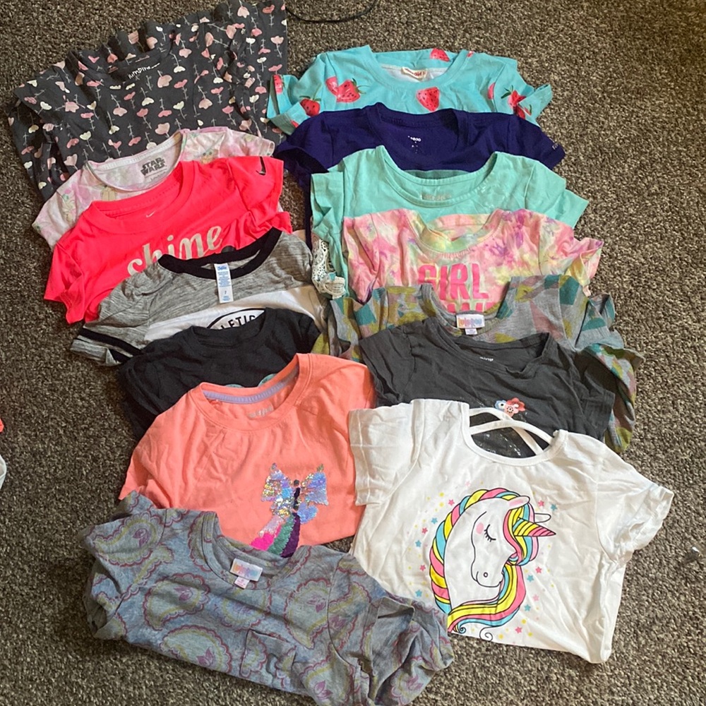 Mixed lot of girls size 6/7 shirts & dresses